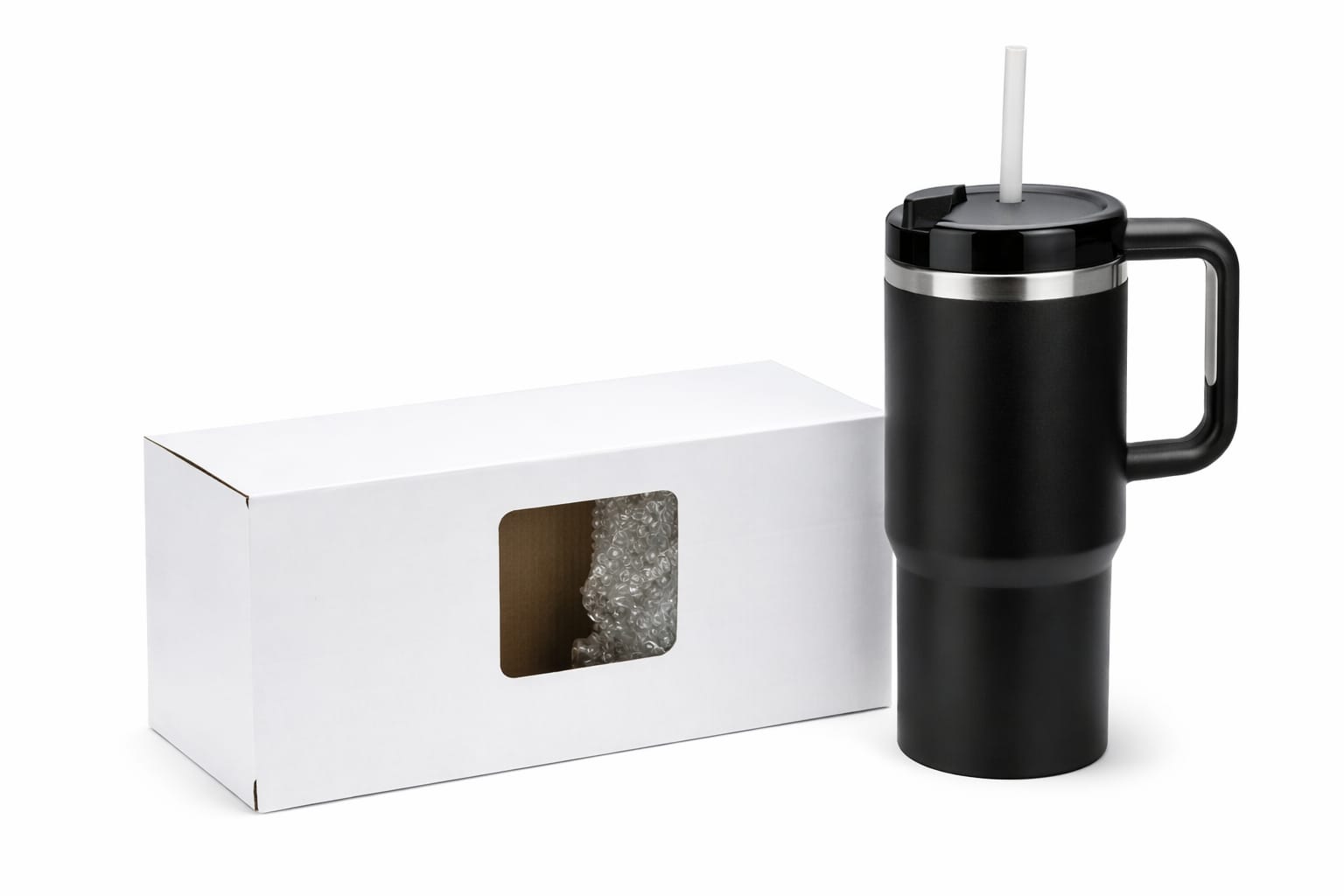 Thermobecher Edelstahl mit Griff und Strohhalm isoliert modern